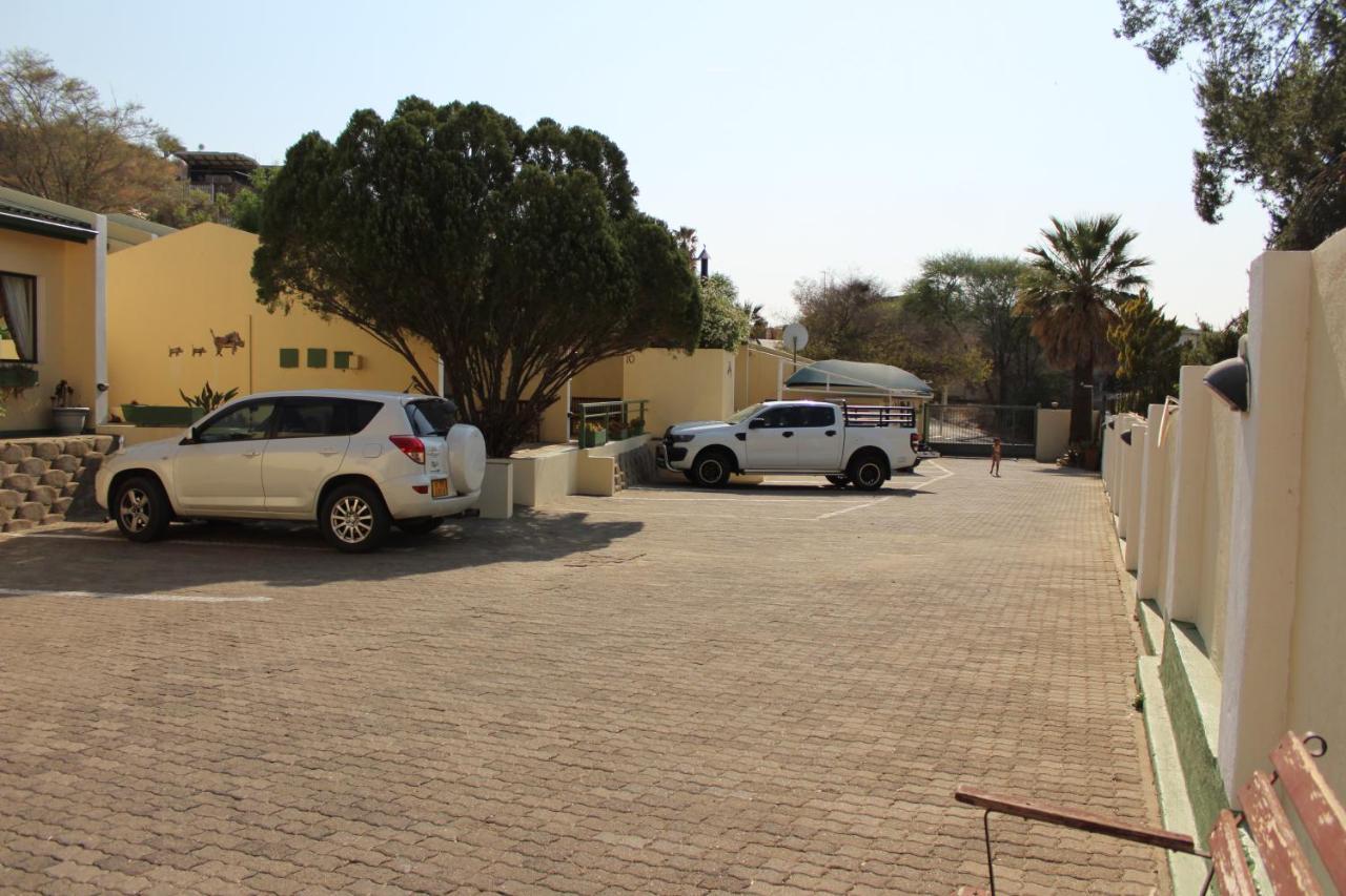 Onganga Hotel Pension Windhoek Extérieur photo