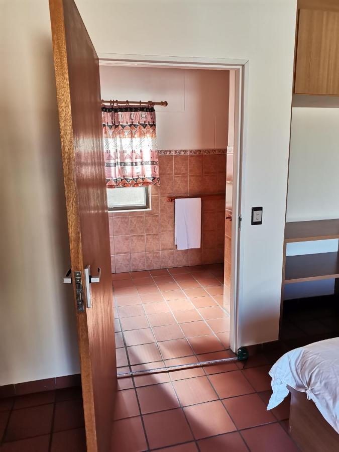 Onganga Hotel Pension Windhoek Extérieur photo
