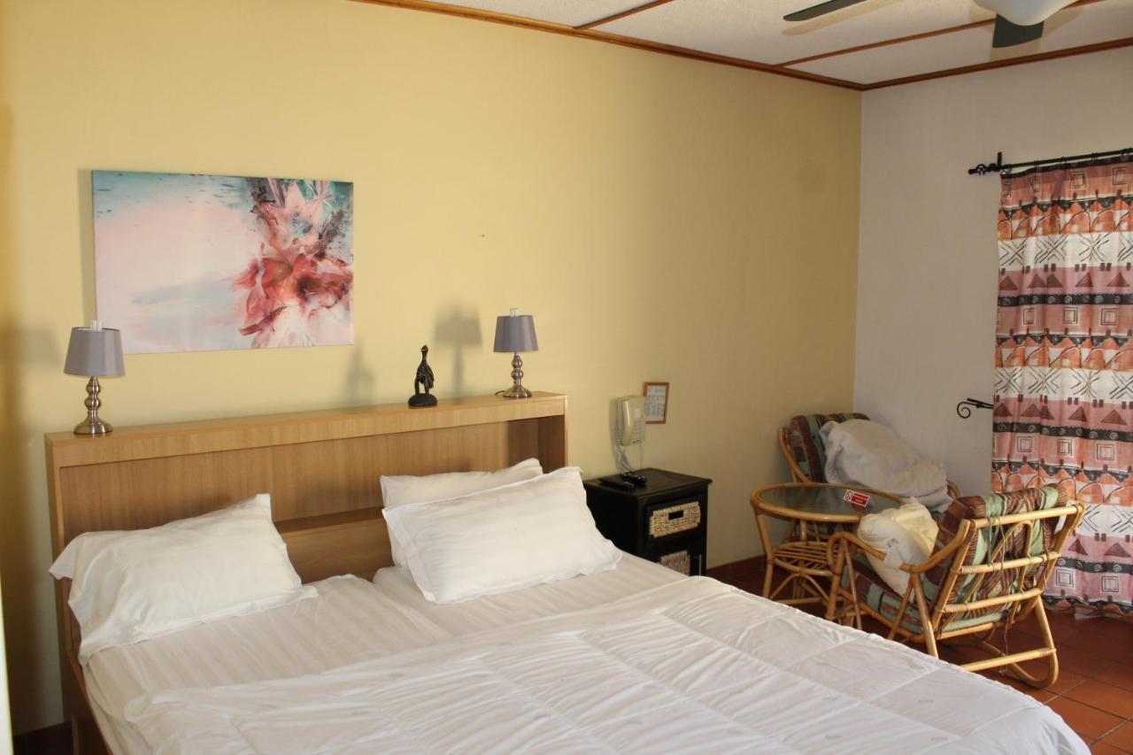 Onganga Hotel Pension Windhoek Extérieur photo