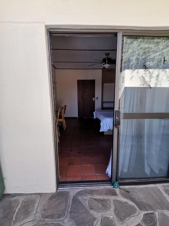 Onganga Hotel Pension Windhoek Extérieur photo